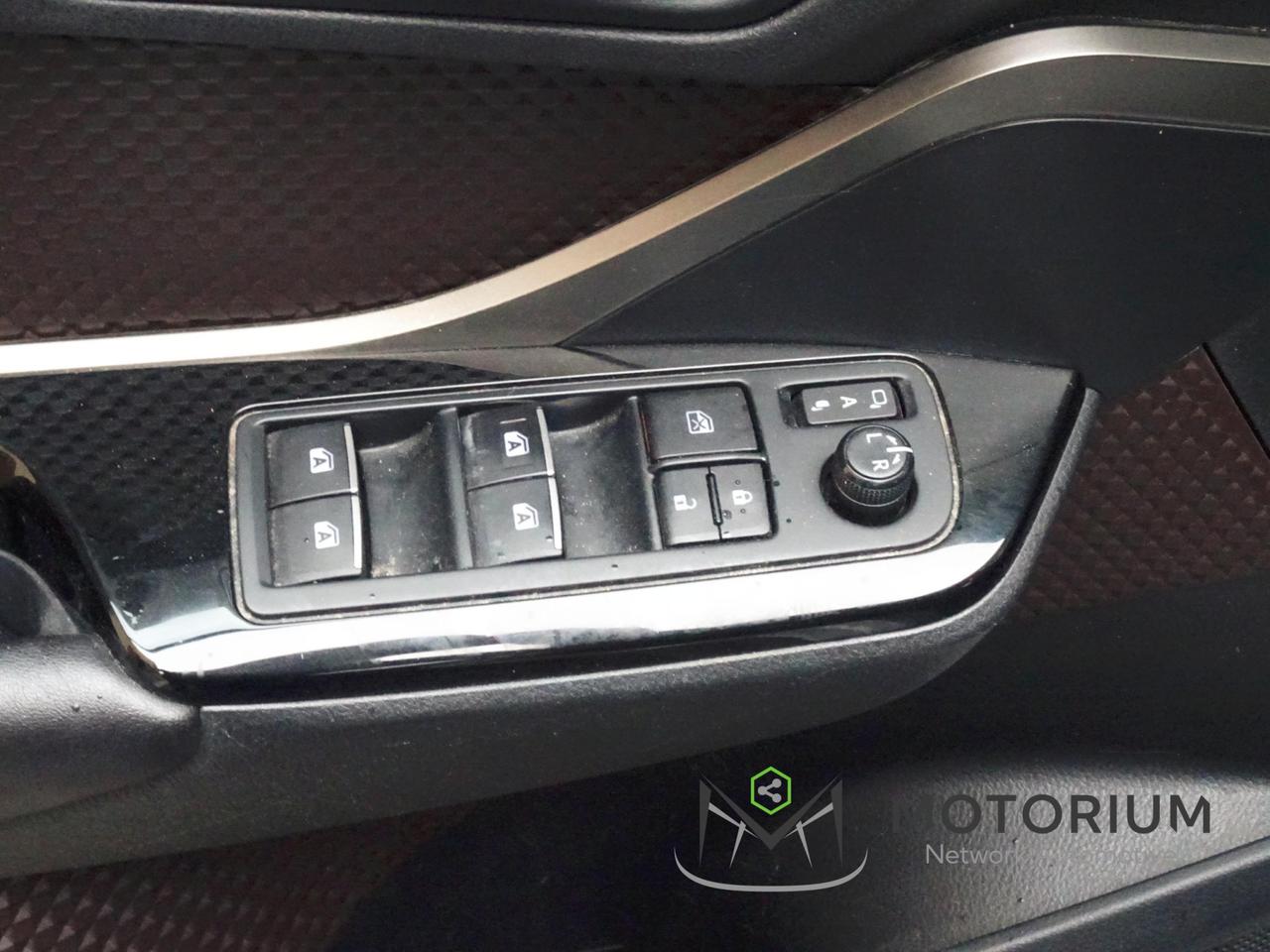 Toyota C-HR 1.8 Hybrid E-CVT Business