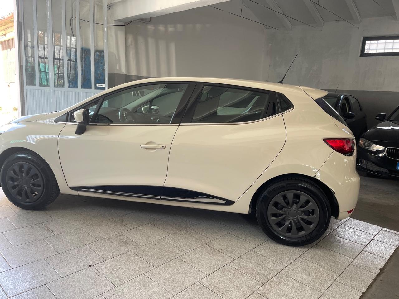 Renault Clio dCi 8V 90CV EDC Start&Stop 5 porte Energy Intens