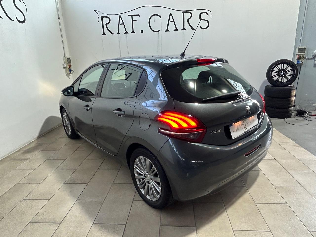 Peugeot 208 PureTech 82 5 porte Allure