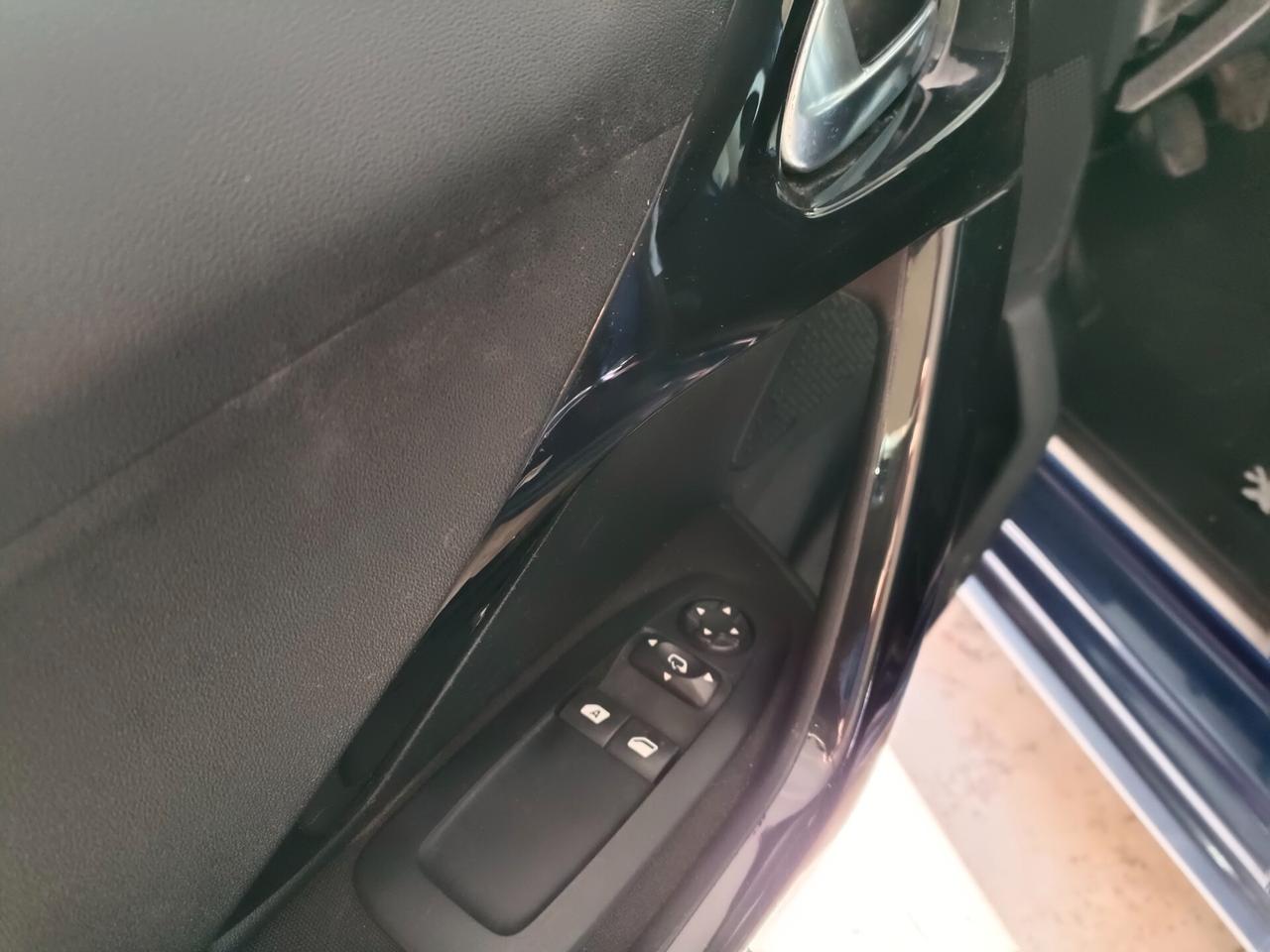 Peugeot 208 1.6 e-HDi 92 CV Stop&Start 5 porte Allure