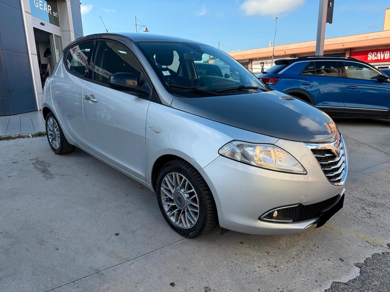 Lancia Ypsilon 0.9 TwinAir 85 CV 5 porte S&S Platinum
