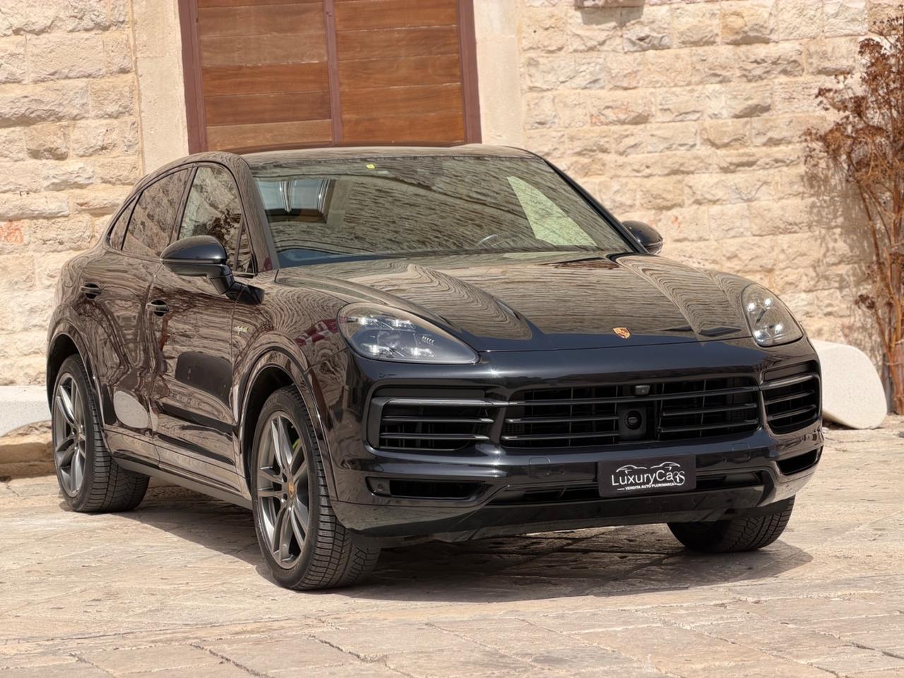 Porsche Cayenne COUPE 3.0 V6 462 CV E-HYBRID