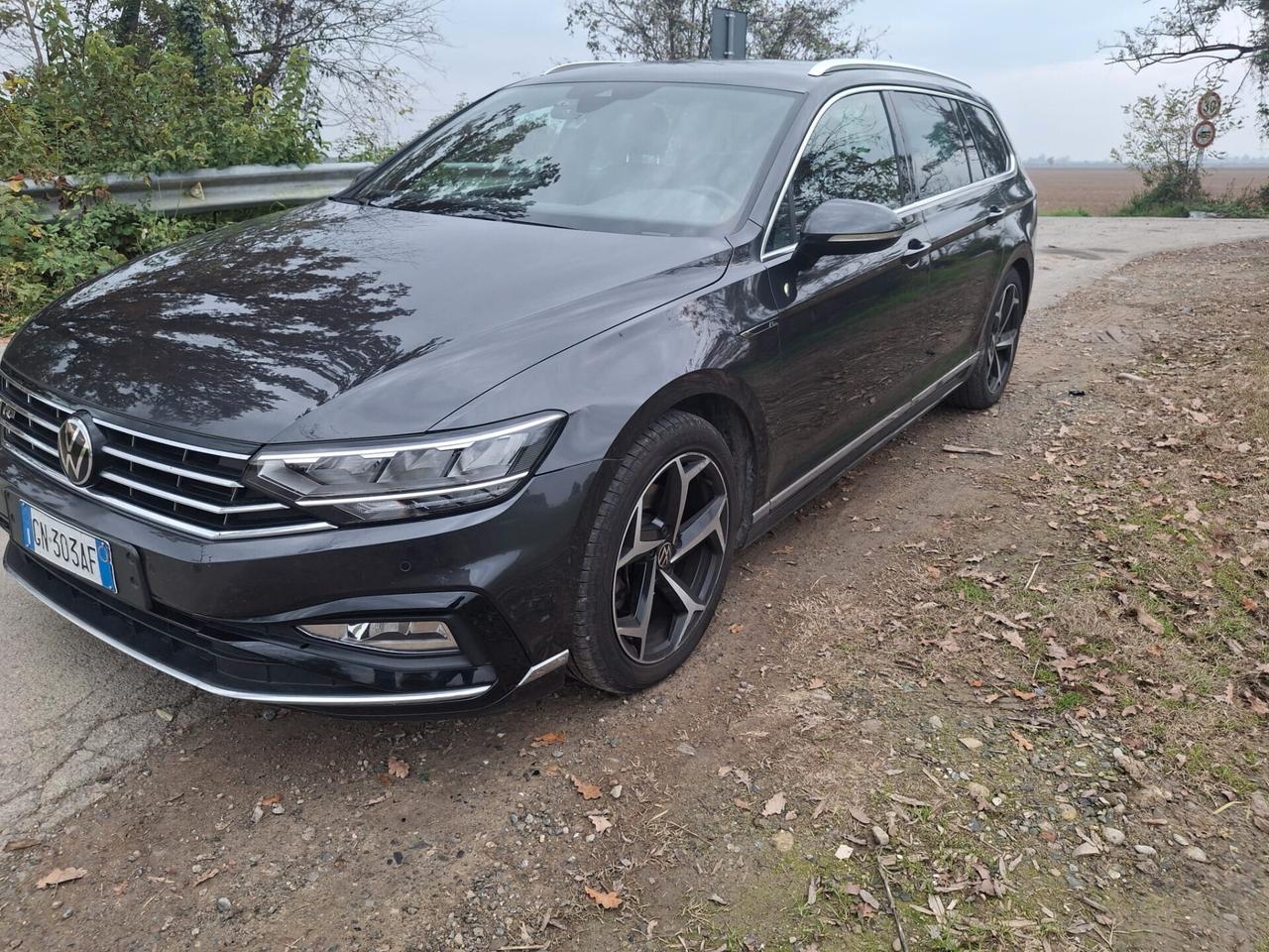 Volkswagen Passat Variant 2.0 TDI R Line 200 CV DSG Executive