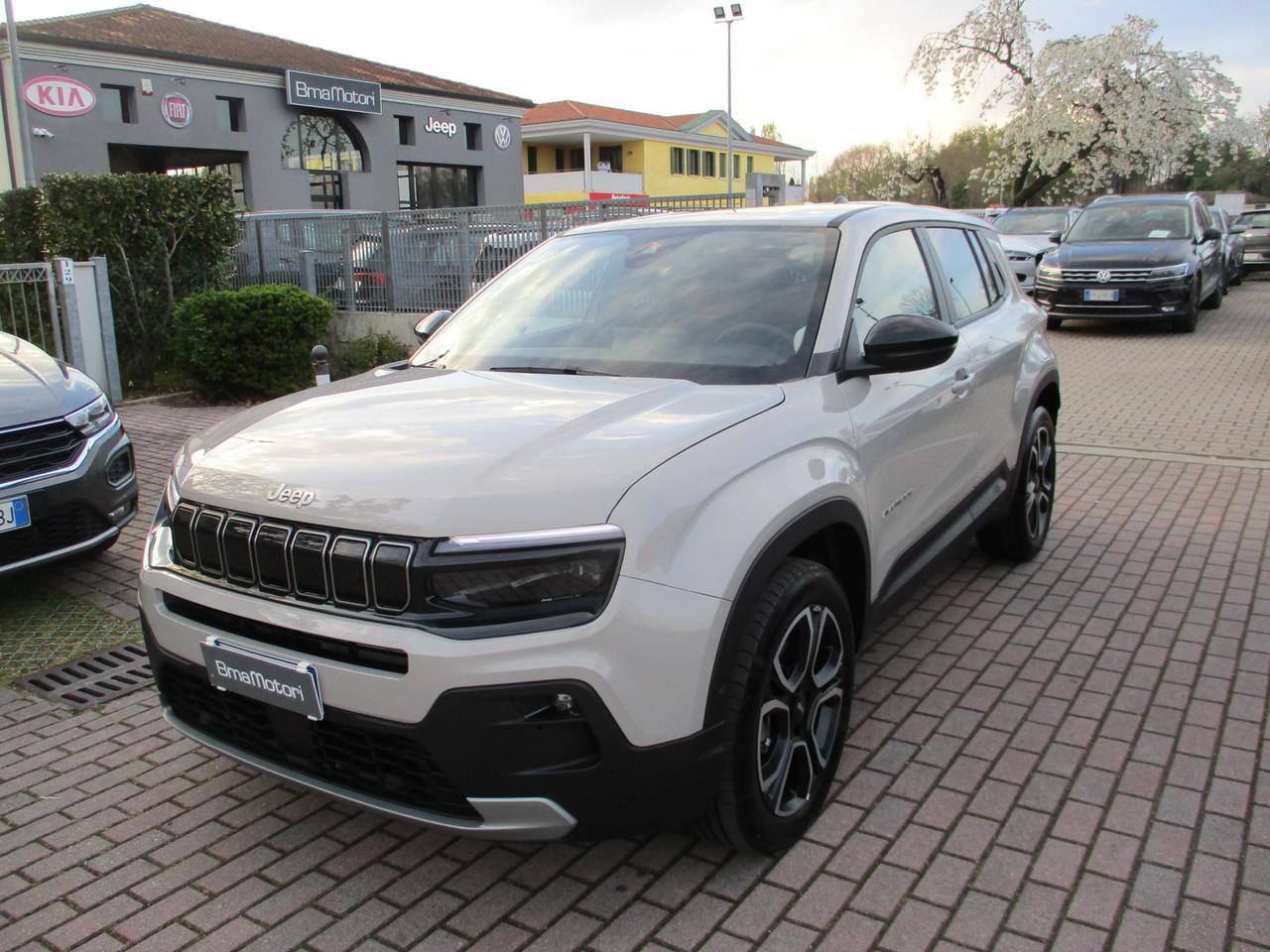 Jeep Avenger 1.2 Turbo MHEV DCT Summit Led/Camera