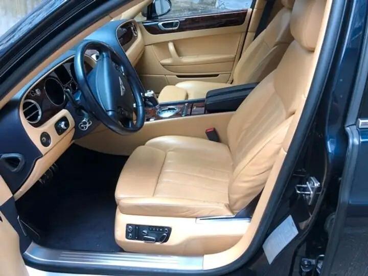 Bentley Continental Flying Spur BOOK BENTLEY/CRS A LIBRETTO