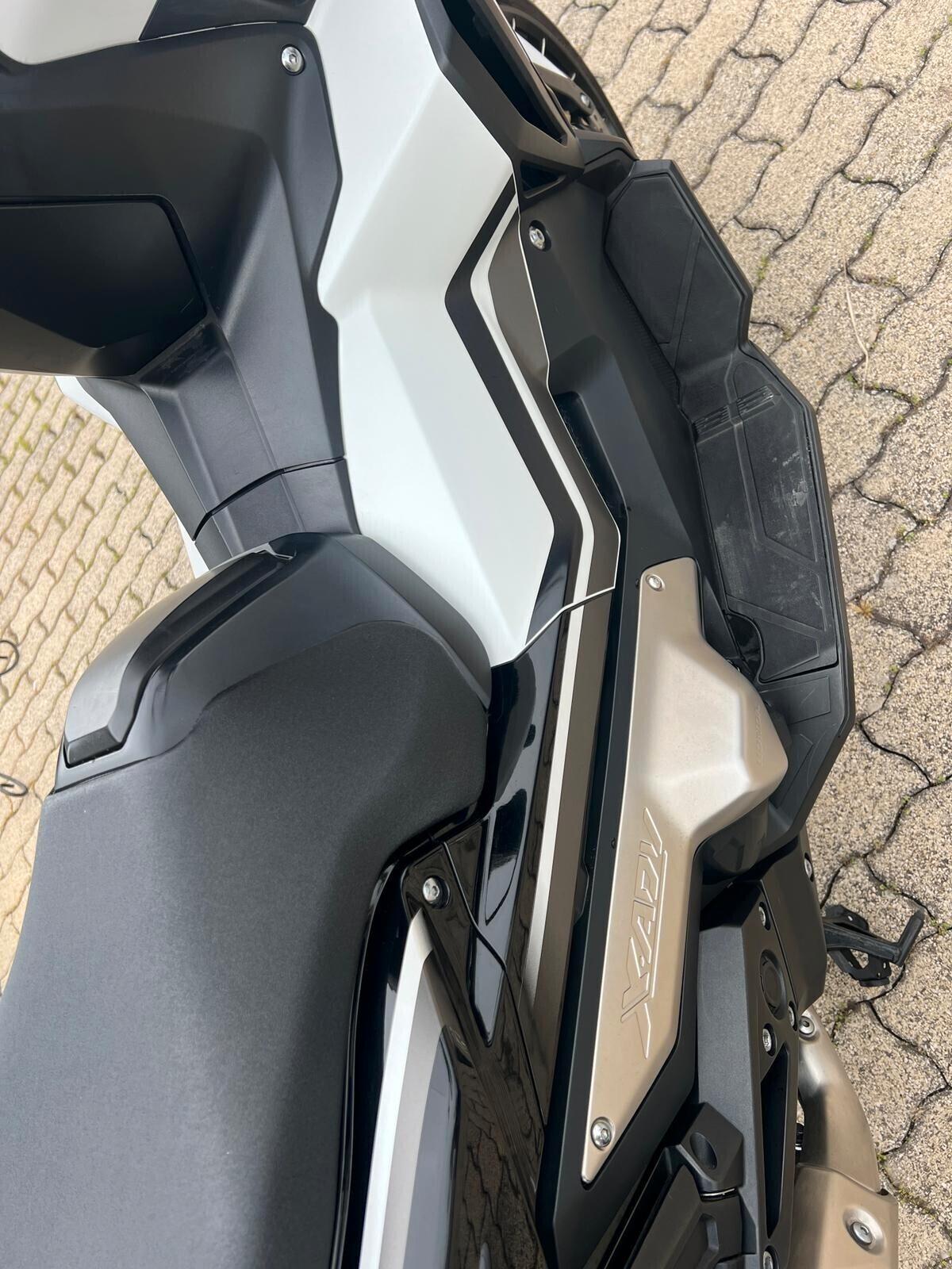 Honda X-ADV 750 X-ADX 750 DCT DESERT TRACK