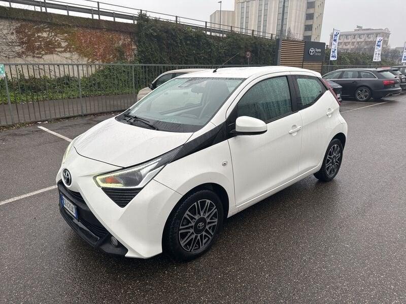 Toyota Aygo Connect 1.0 VVT-i 72 CV 5 porte x-play MMT