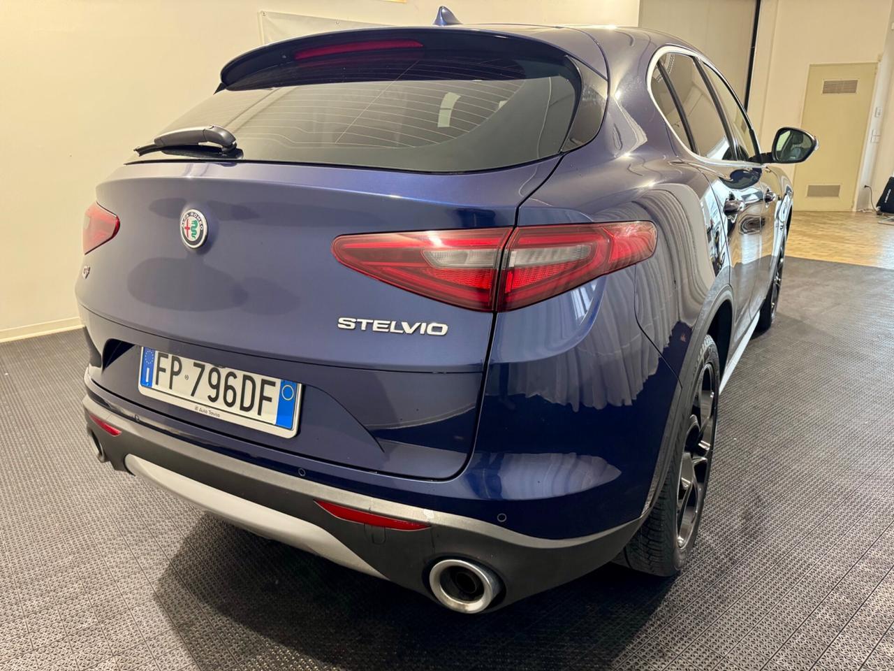 Alfa Romeo Stelvio 2.2 Turbodiesel 210 CV AT8 Q4 Super