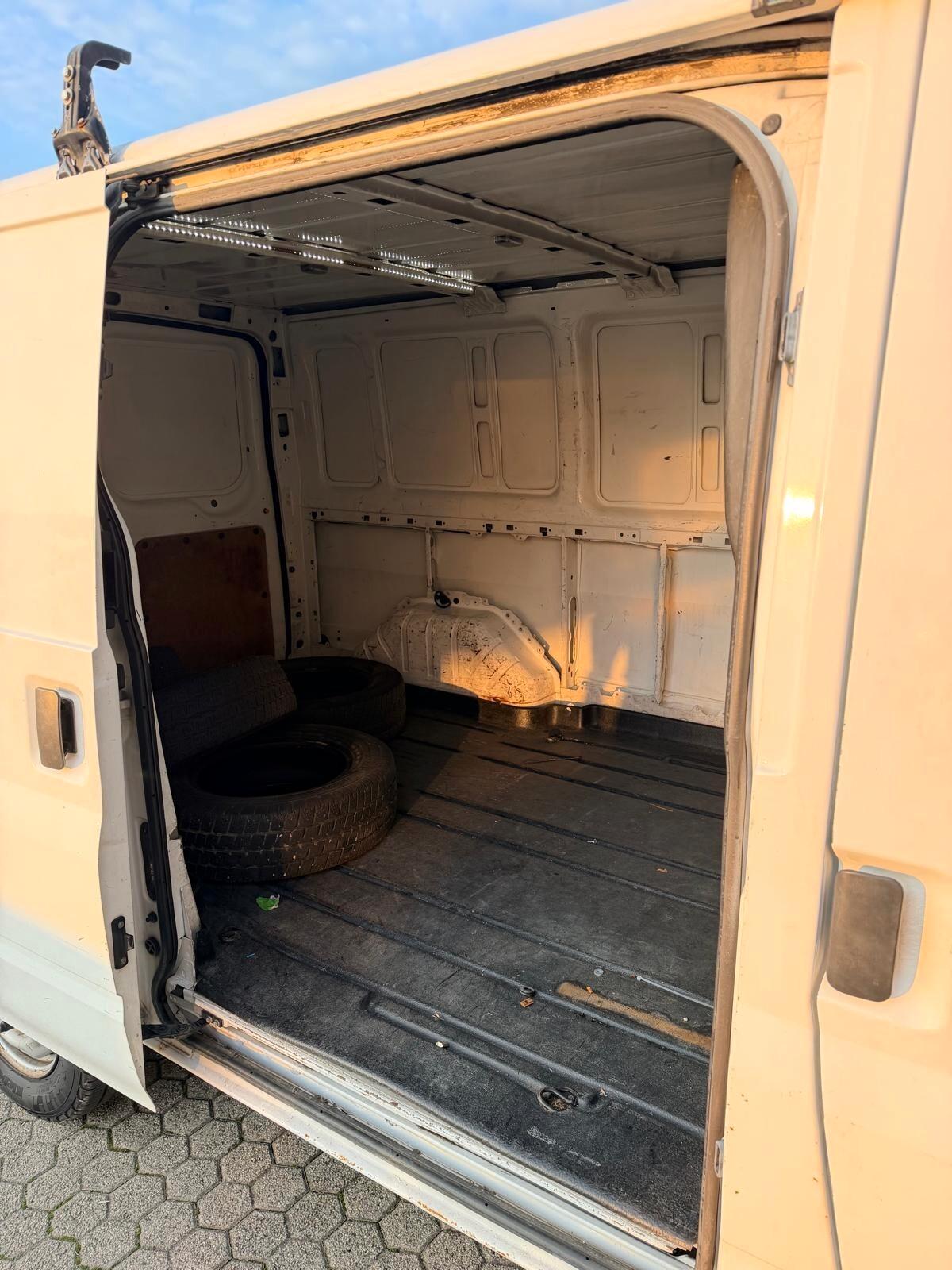 Ford TRANSIT FURGONATO