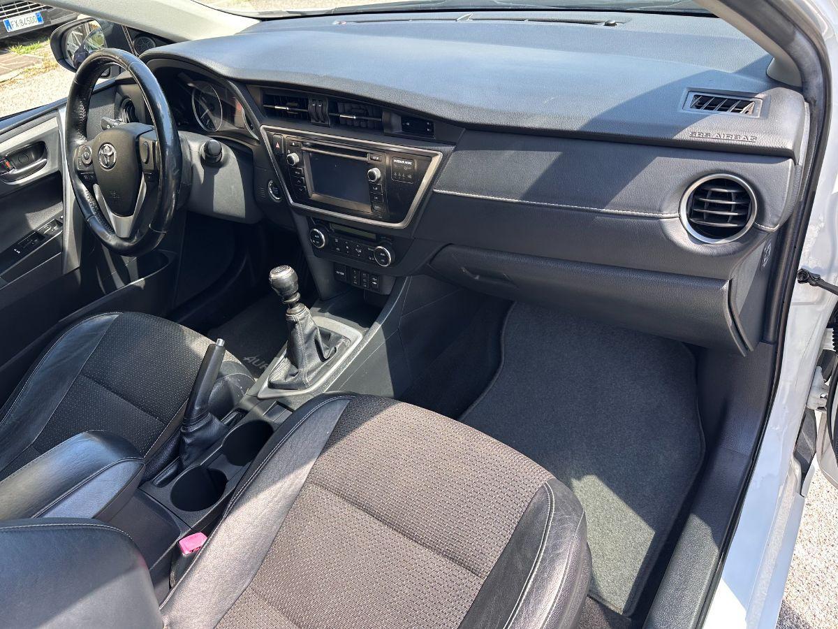 TOYOTA - Auris - TS 1.4 D-4D Lounge #TAGLIANDICERTIFICATI