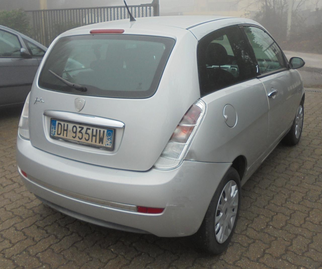 Lancia Ypsilon 1.2 Argento