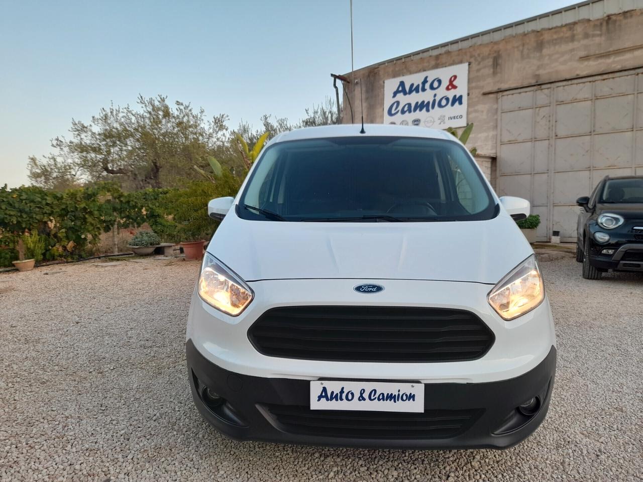 Ford Transit Courier 1.5 TDCi 75CV Van Entry