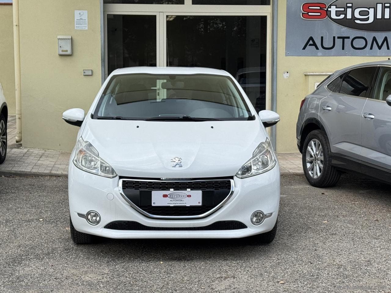 PEUGEOT 208 1.4 HDi 68 CV 5p. Business