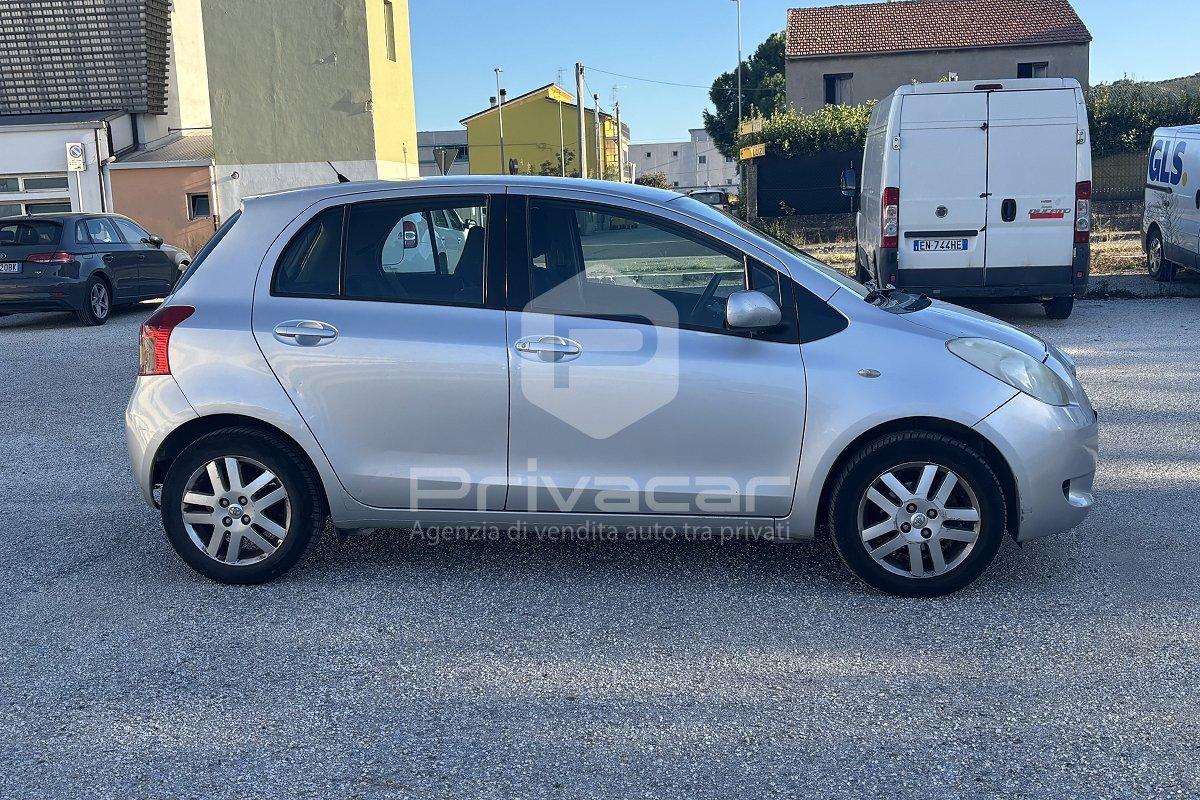 TOYOTA Yaris 1.0 5 porte
