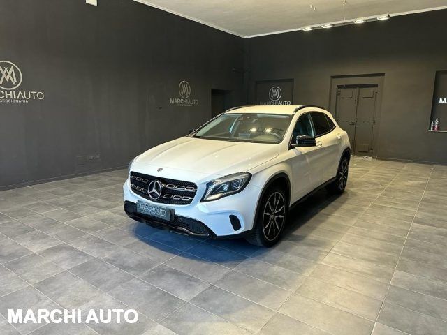 MERCEDES-BENZ GLA 200 d Automatic 4Matic Sport