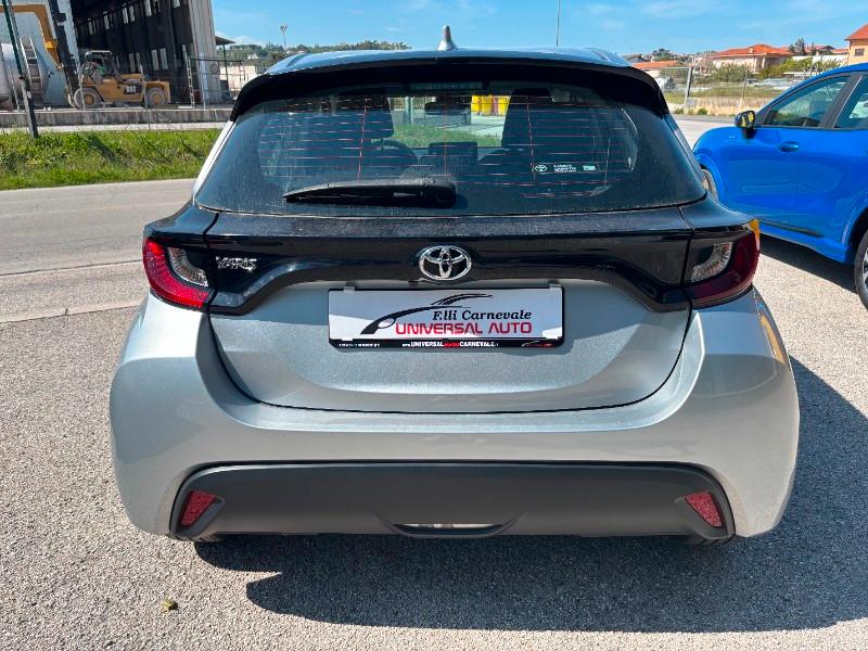 TOYOTA Yaris 4ª serie Yaris 1.0 5 porte Business