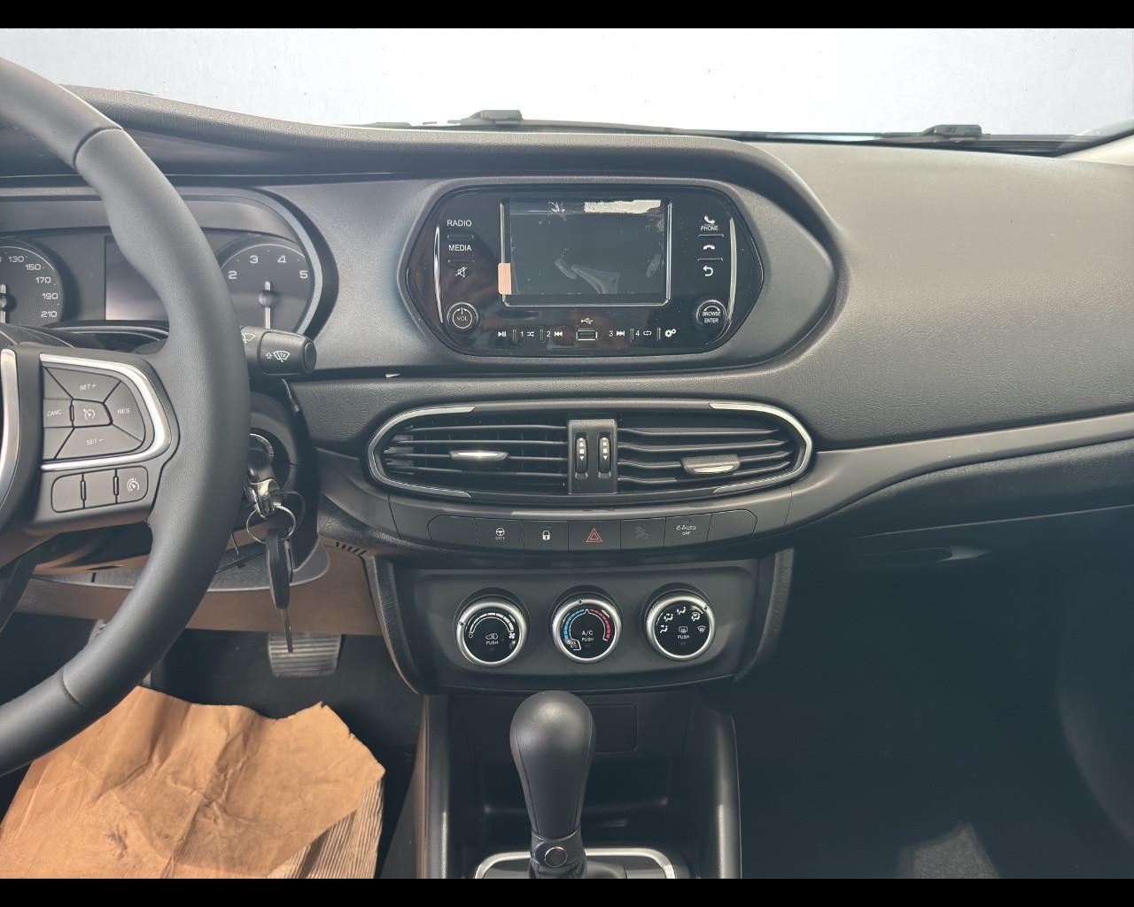 FIAT Tipo Hatchback Hybrid 1.5 Hybrid 130cv Dct Hb Tipo