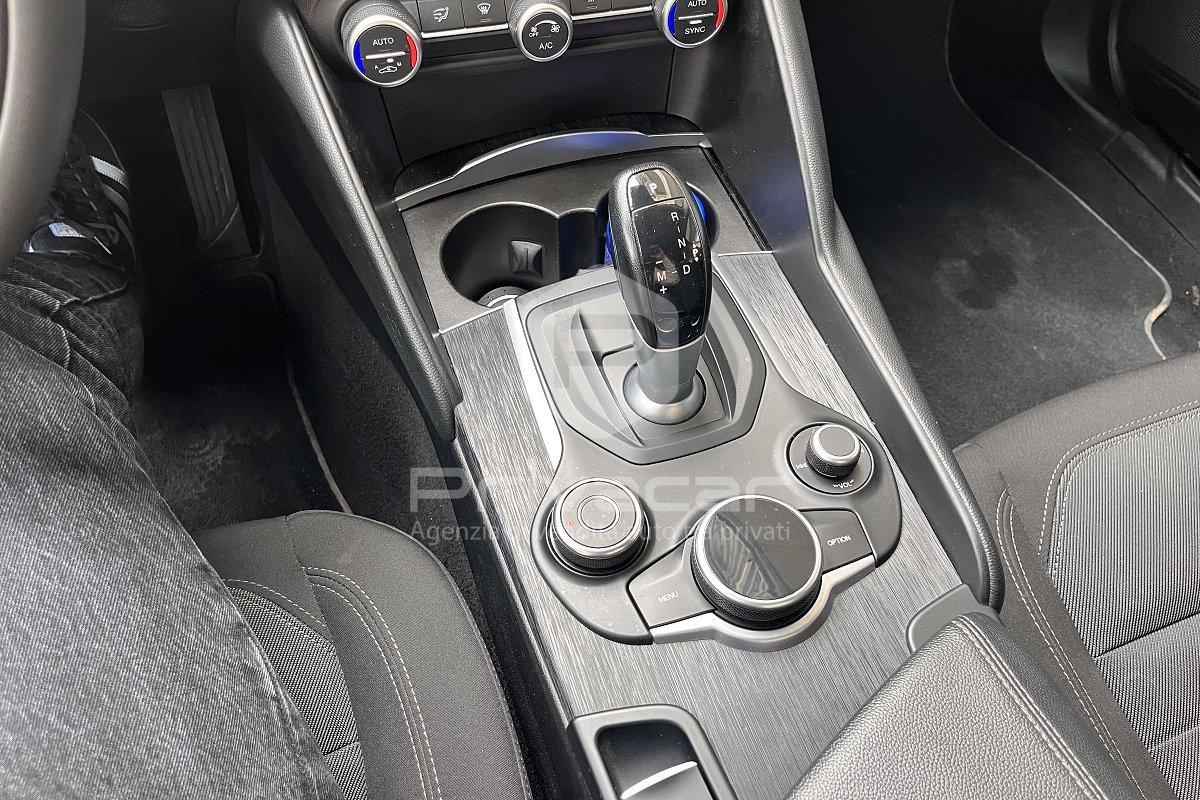 ALFA ROMEO Giulia 2.2 Turbodiesel 160 CV AT8 Business