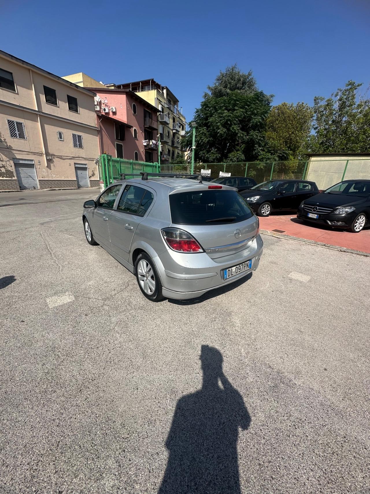 Opel Astra 1.6 T 16V 5 porte Cosmo