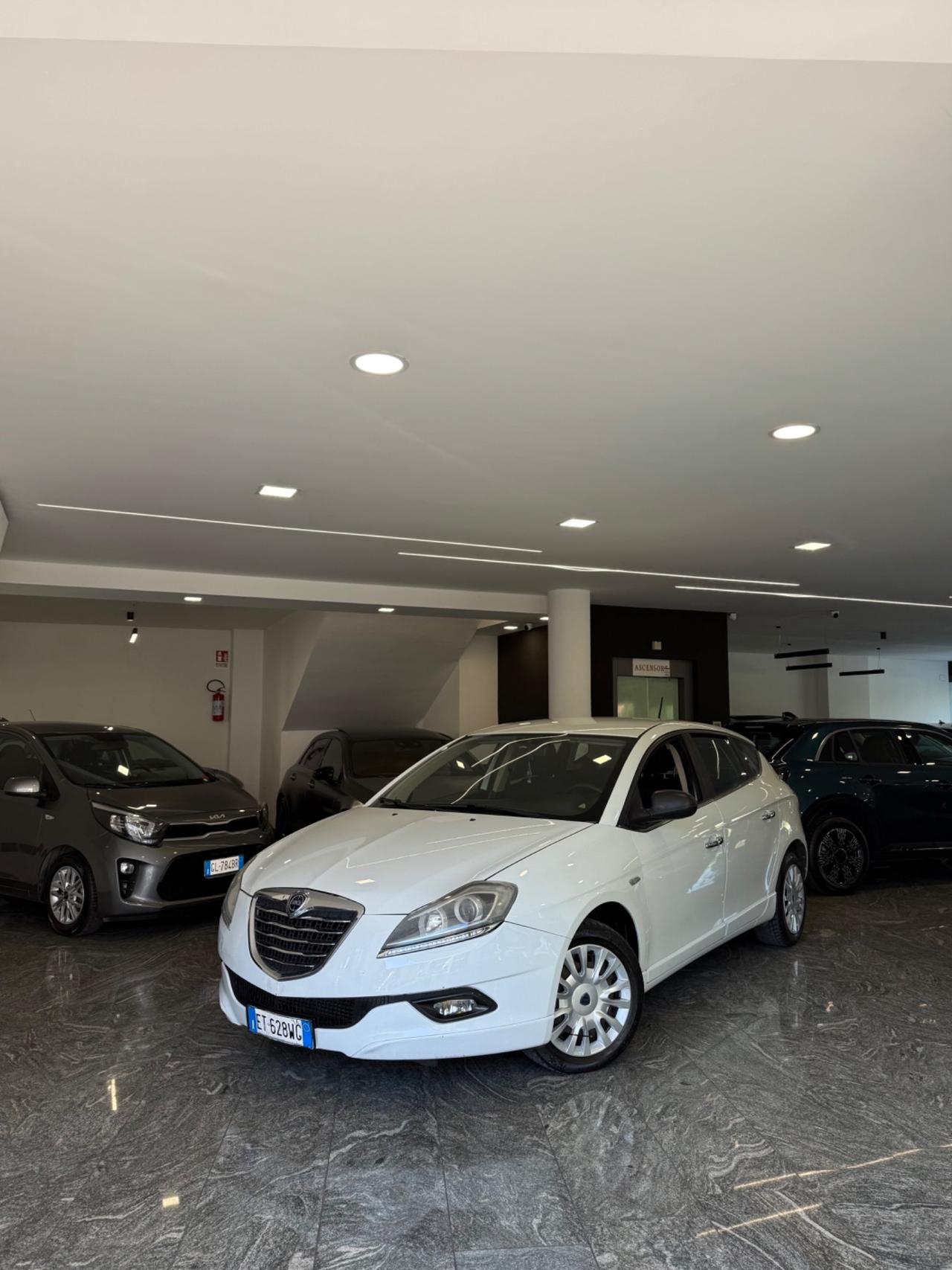 Lancia Delta 1.6 MJT DPF Silver