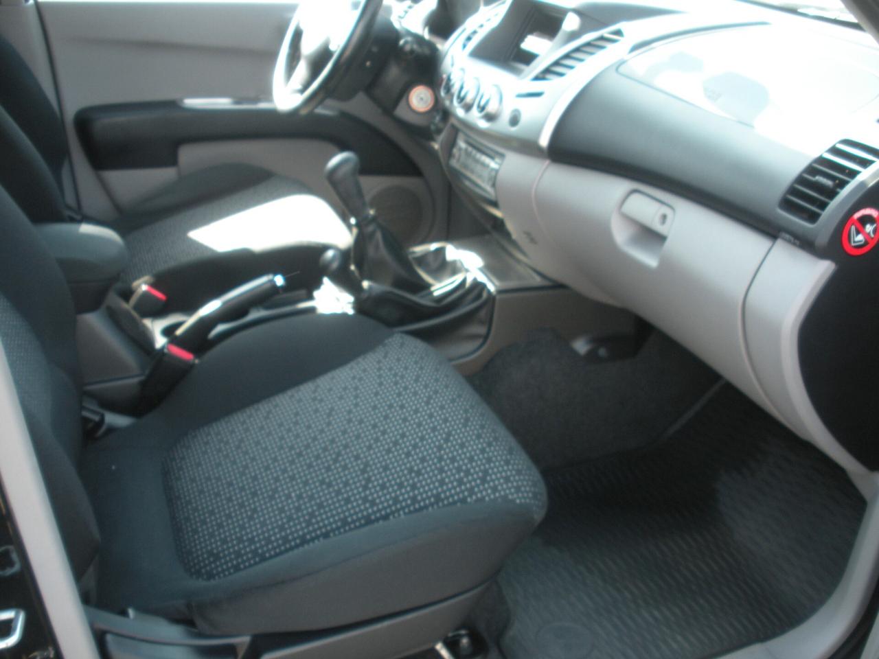 Mitsubishi L200 2.5 DI-D/178CV DC Intense Plus DPF super select