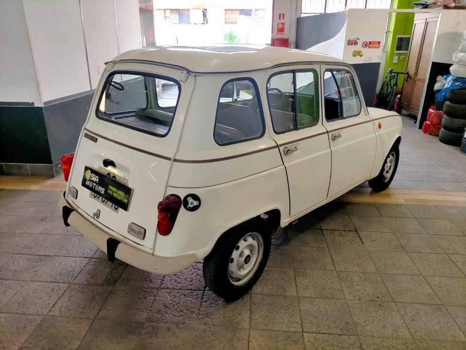 RENAULT R4 LIBRETTO E TARGA ORIGINALE