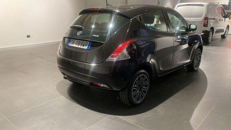 Lancia Ypsilon 1.0 FireFly 5 porte S&S Hybryd Gold