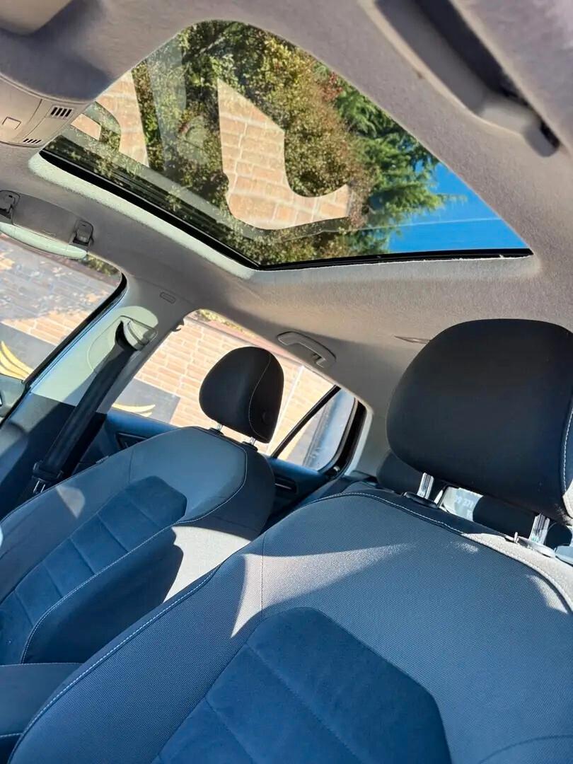 Volkswagen Golf 1.6 TDI DSG 5p. Highline BlueMotion Technology