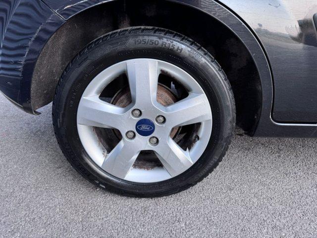 FORD Fiesta 1.2 16V 5p. Titanium OK NEOPATENTATO 5 Porte