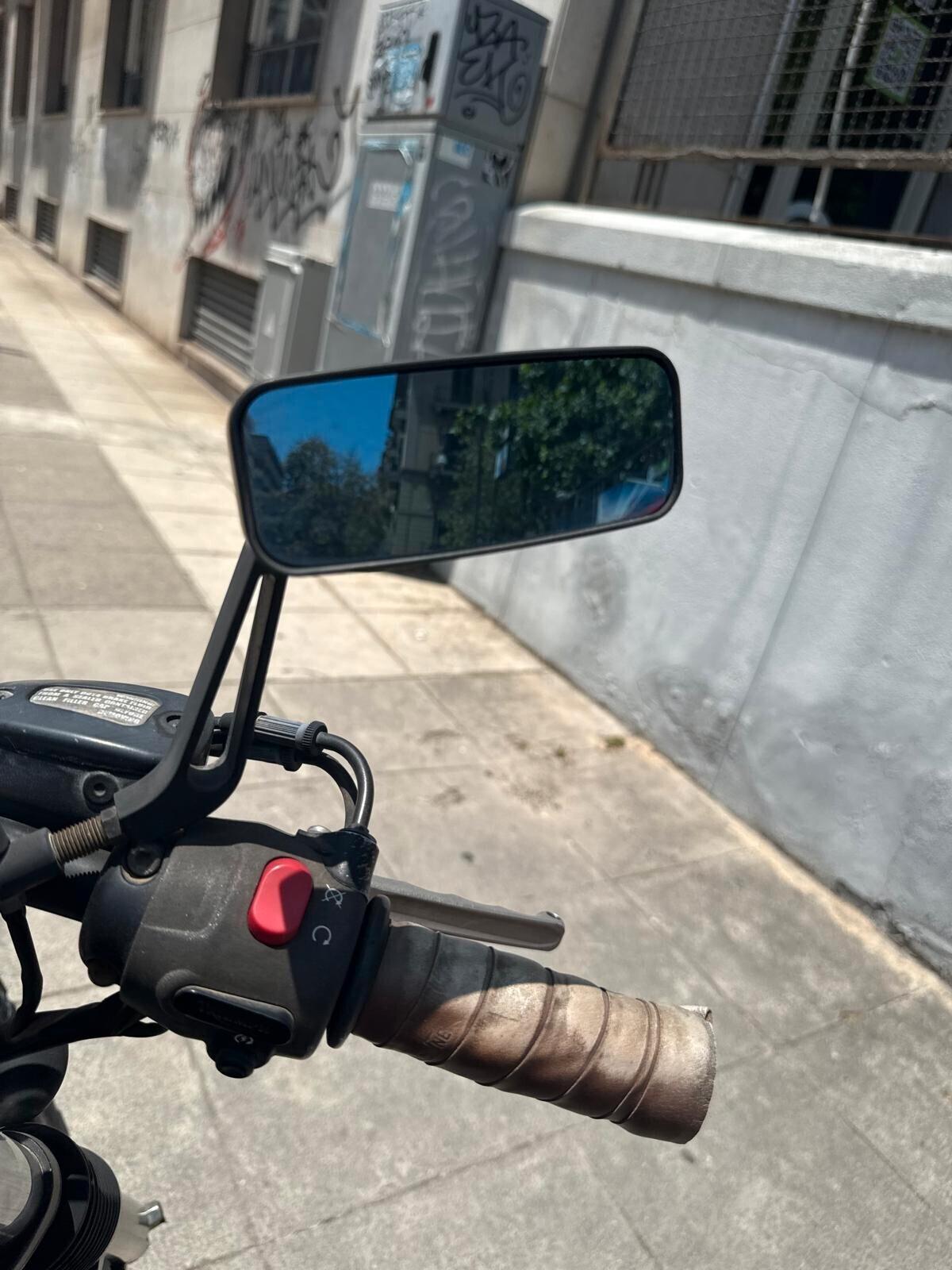 Triumph Bonneville T100 black