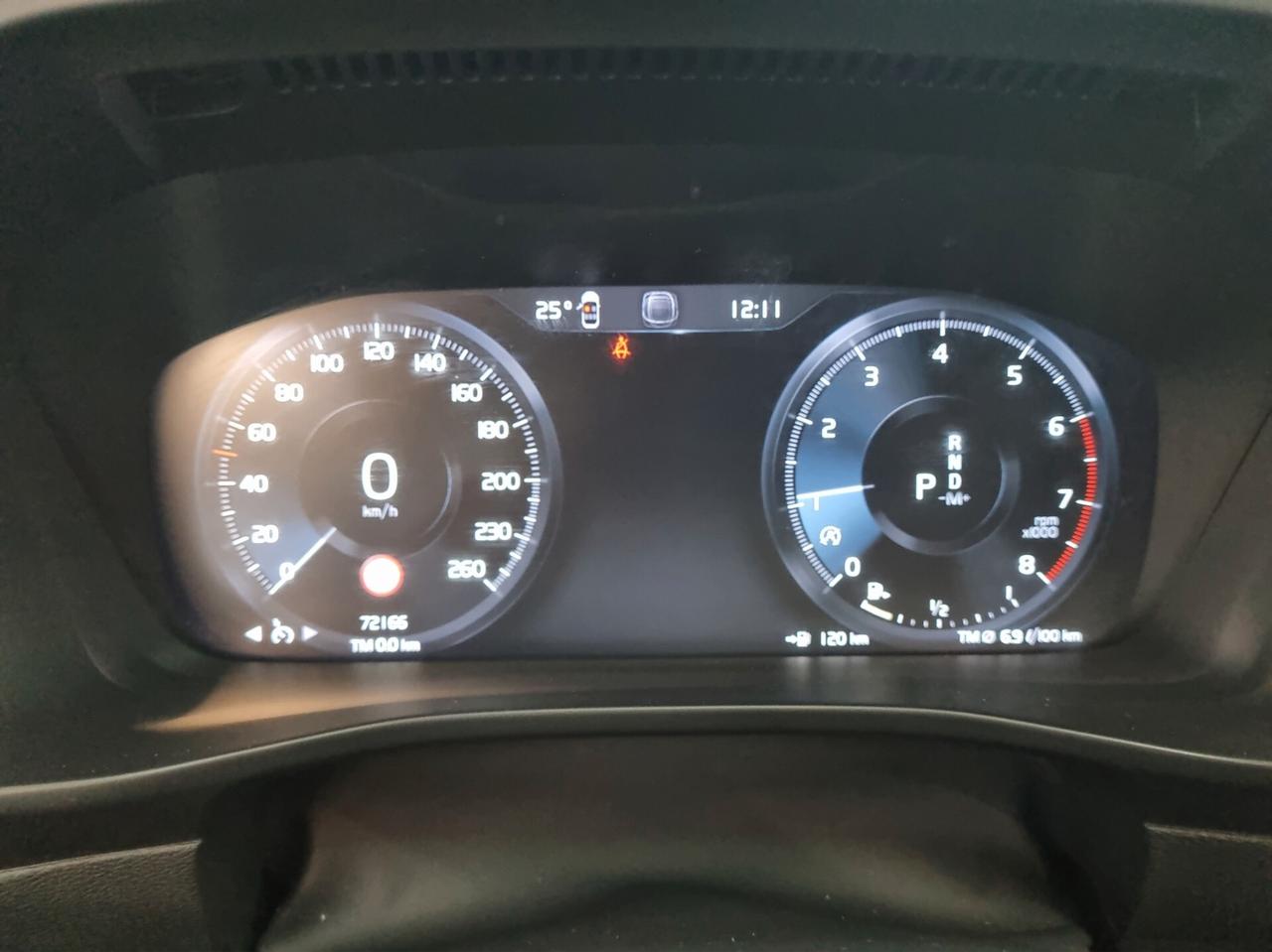 Volvo XC40 T2 Geartronic Momentum Pro