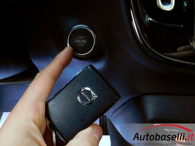 VOLVO XC40 B3 2.000 MHEV 163CV CORE AUTOMATICA NAVIGATORE