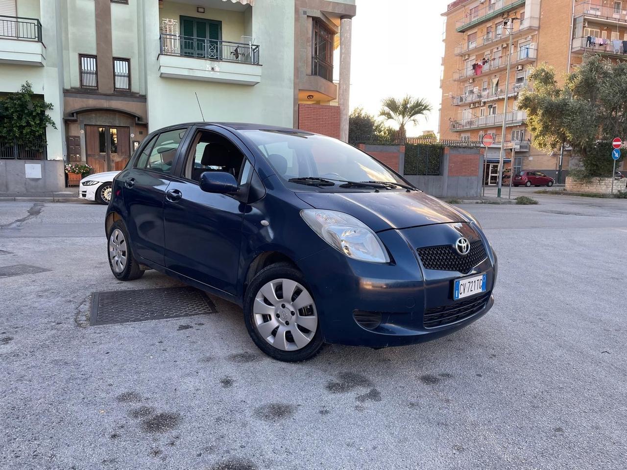 Toyota Yaris Restayling 1.0benz Full soli 150milaKM 5porte