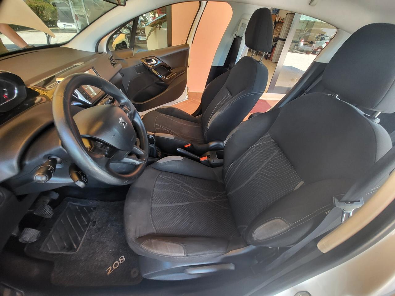 Peugeot 208 1.2 VTi 82 CV 5 porte Allure