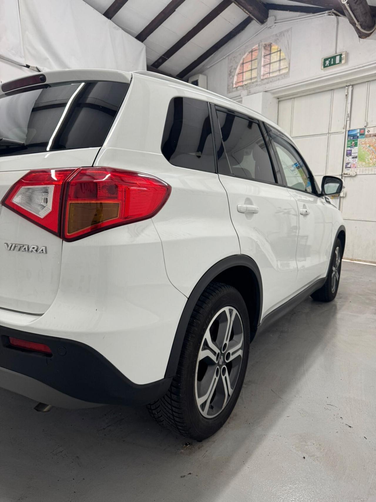 Suzuki Vitara 1.6 VVT A/T V-Top BENZ/GPL