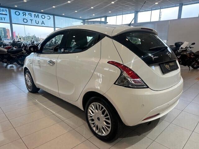 Lancia Ypsilon 1.2 Silver GPL 69cv