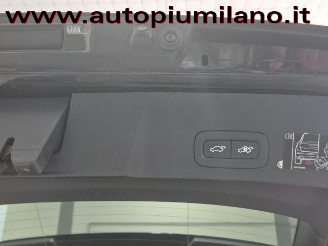 VOLVO XC40 T3 Momentum Core