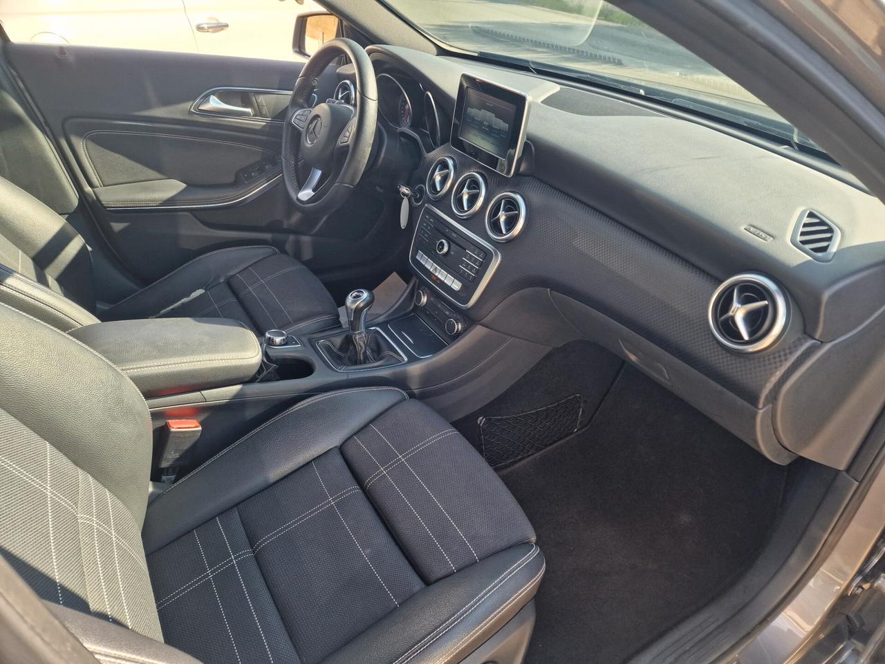 Mercedes-benz A 180 d Premium