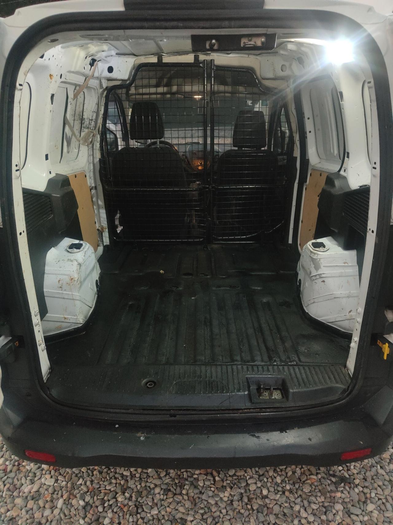 ford courier anno 2018 euro 6b unico proprietario