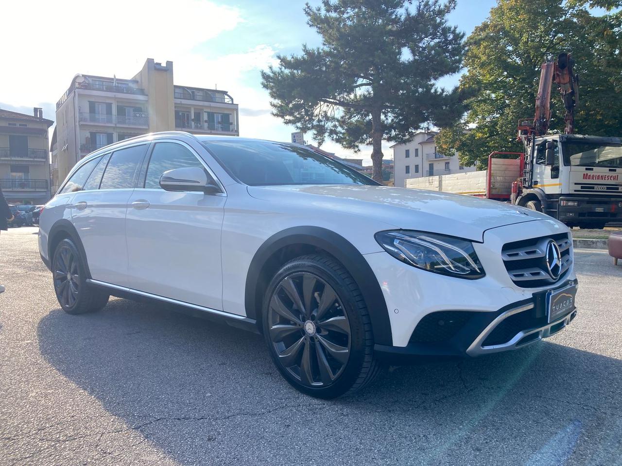 Mercedes-Benz E 220 E-Class E #6086