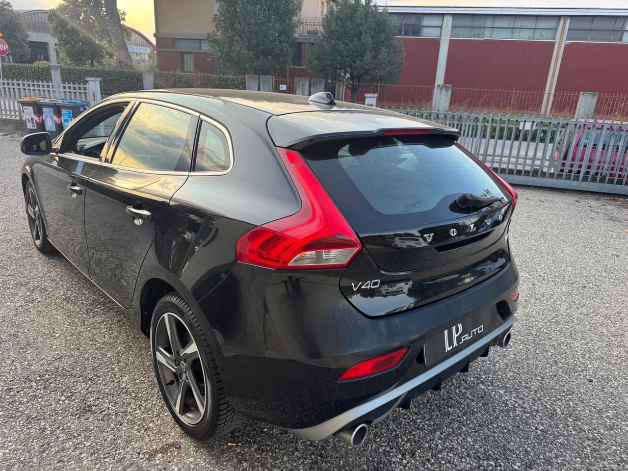 Volvo V40 D2 R-design Kinetic