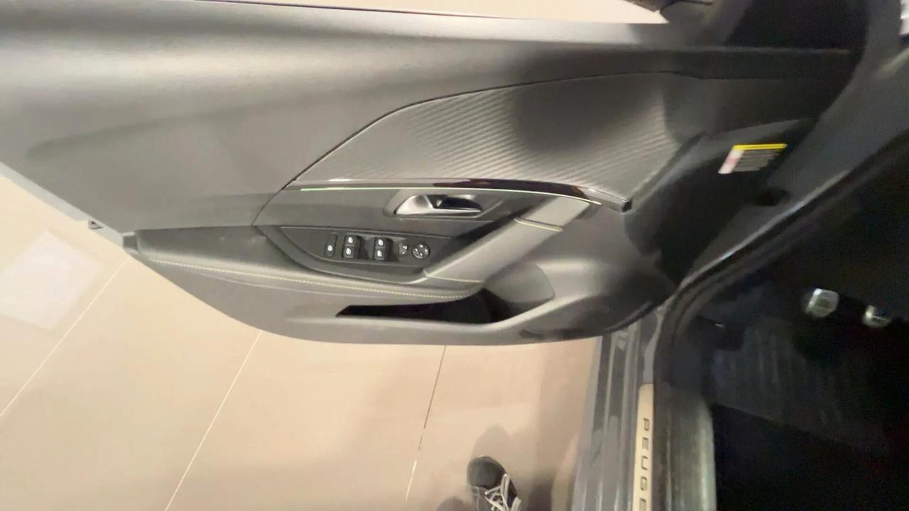Peugeot 208 GT 1.2 100CV GT FULL RESTYLING
