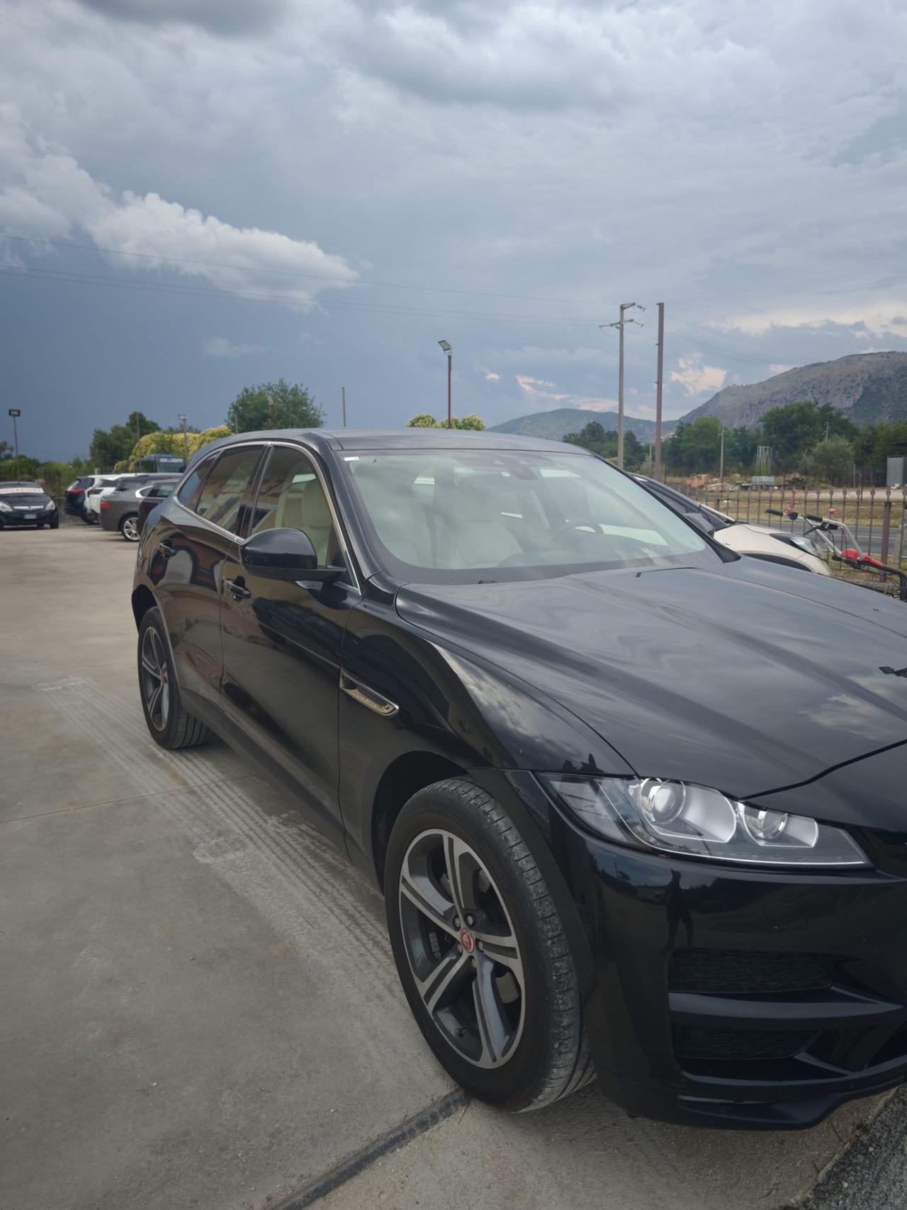 Jaguar F-Pace 2.0 D 180 CV Portfolio accetto permuta e finanziamento