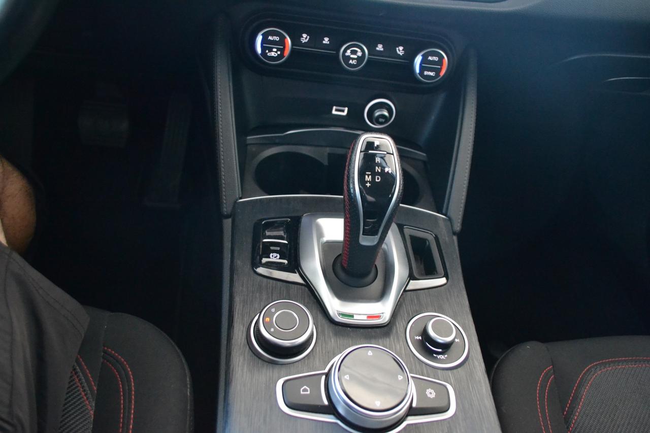 Alfa Romeo Stelvio 2.2 Turbodiesel 160 CV AT8 RWD Business