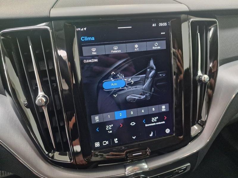 Volvo XC60 B4 (d) AWD Geartronic Momentum AUTOCARRO N1