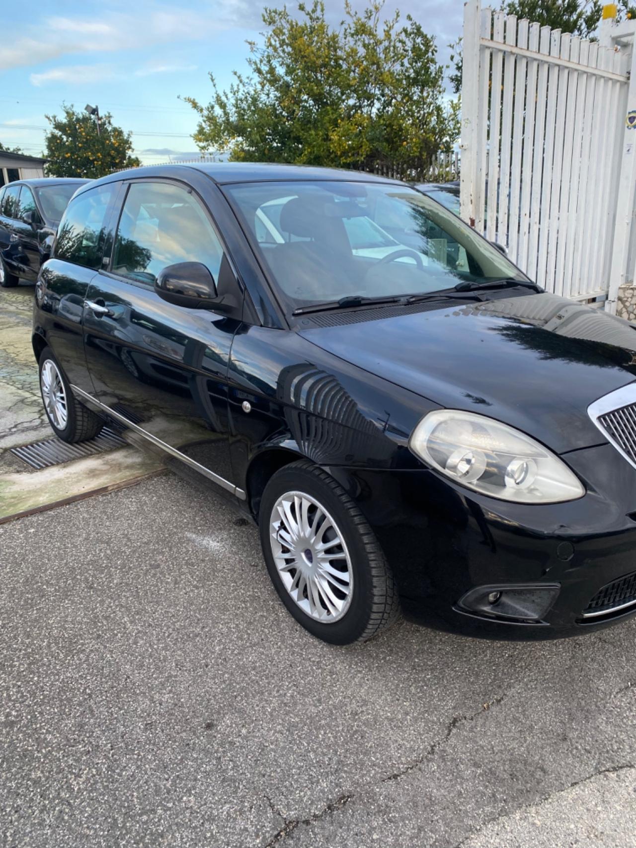 Lancia Ypsilon 1.2 69 CV Diva