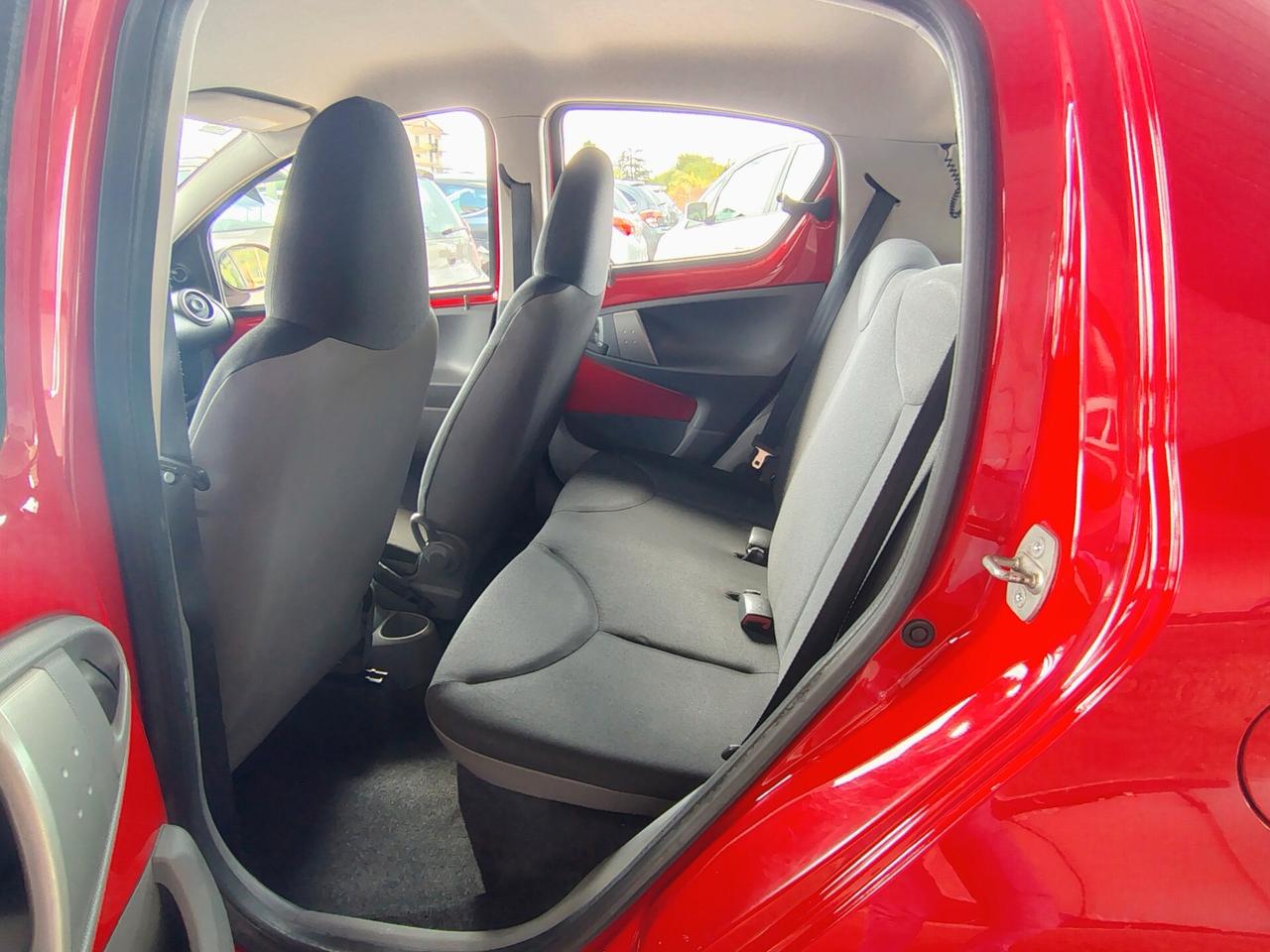 Toyota Aygo 1.0 12V VVT-i 5 porte Deep Ocean Connect