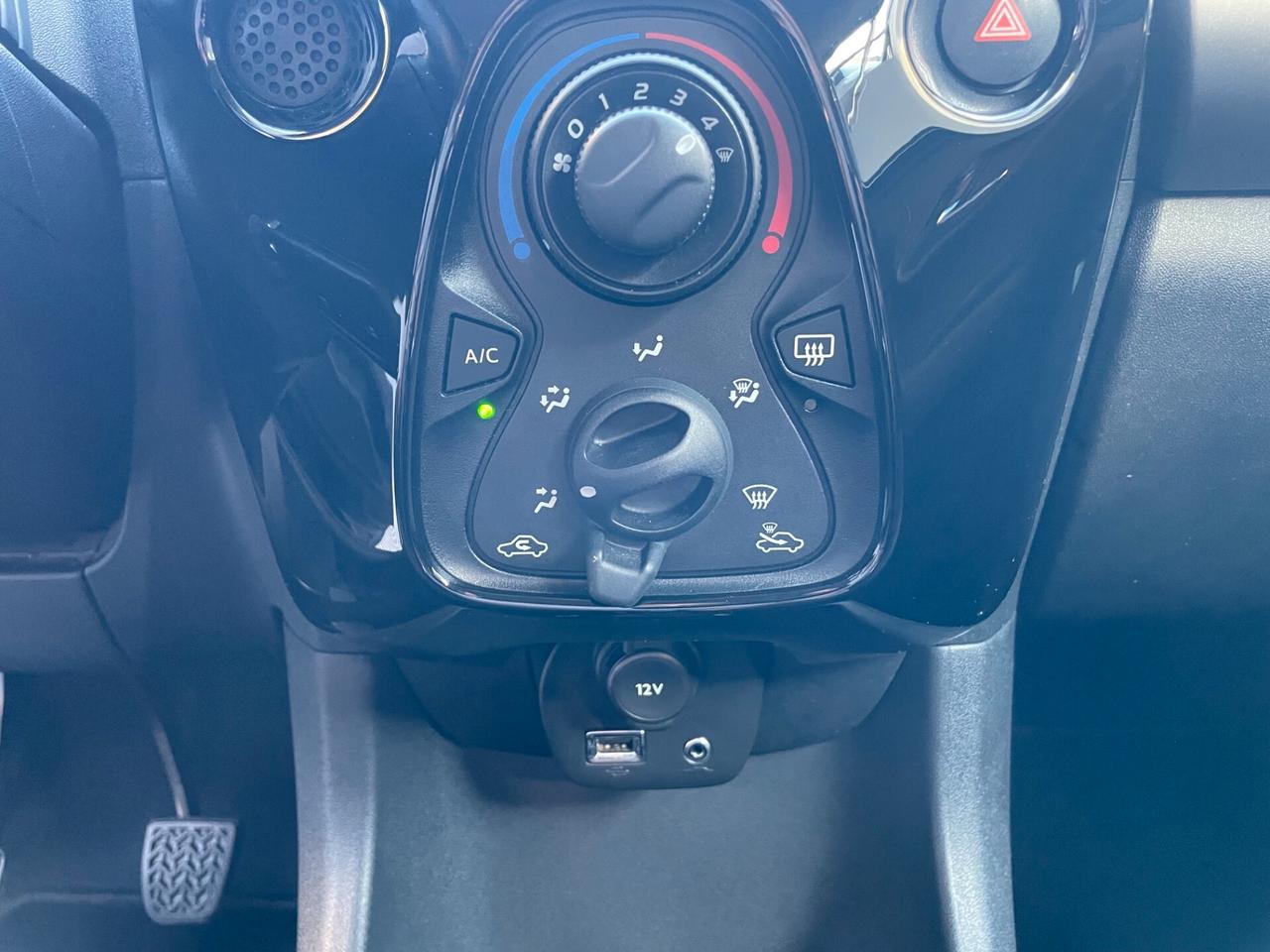 Citroen C1 VTi 68 S&S 5 porte Shine