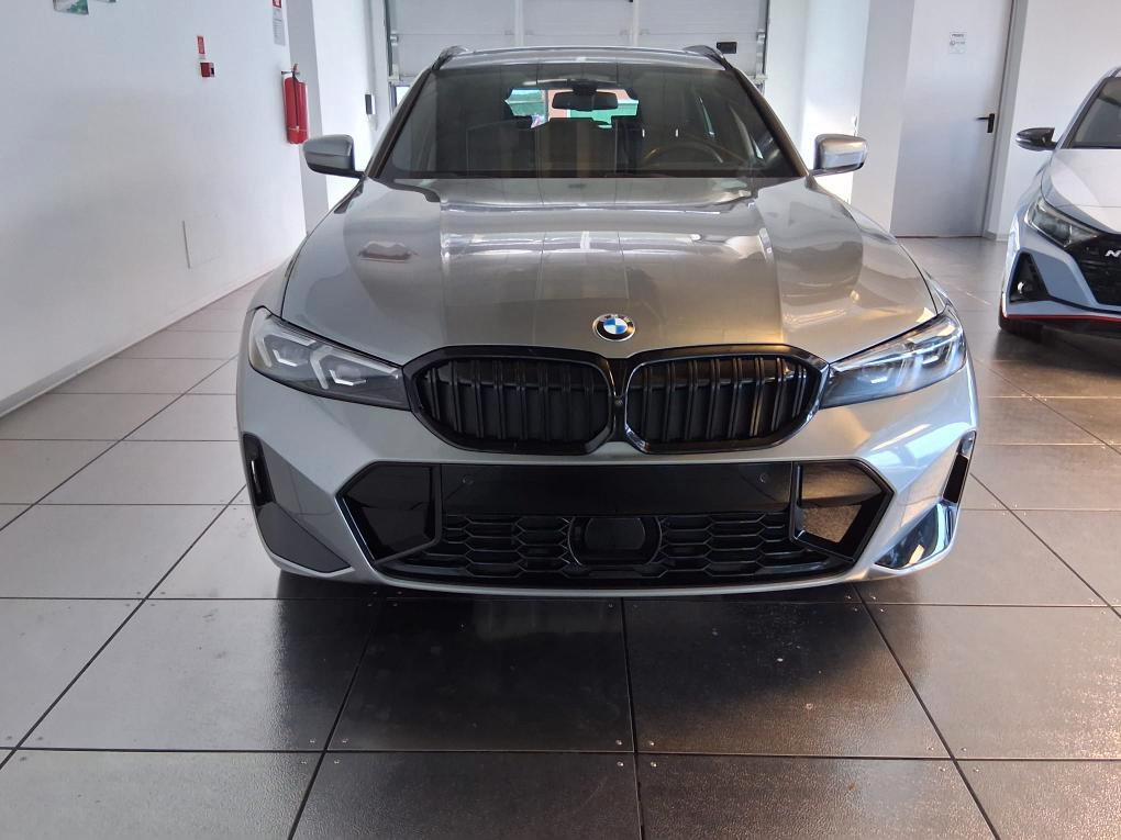 BMW 320D TOURING xdrive MSPORT tetto apr./imp.fren.maggiorato/pinze rosse/harman kardon
