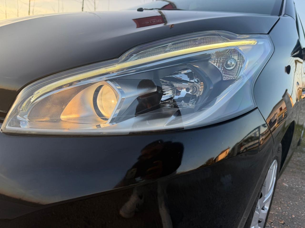 Peugeot 208 BlueHDi 75 5 porte Allure